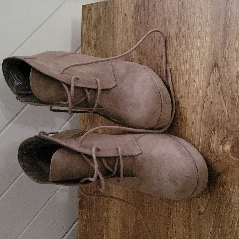 Womens Merona biege, wedge booties